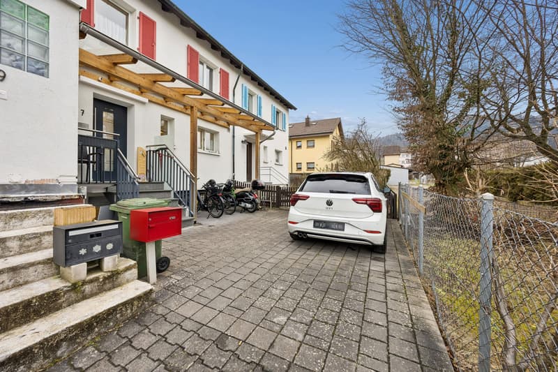 Stilvoll renoviertes 5.5-Zimmer-Reihenhaus mit 166 m² Wohnkomfort und grosser Terrasse (13)