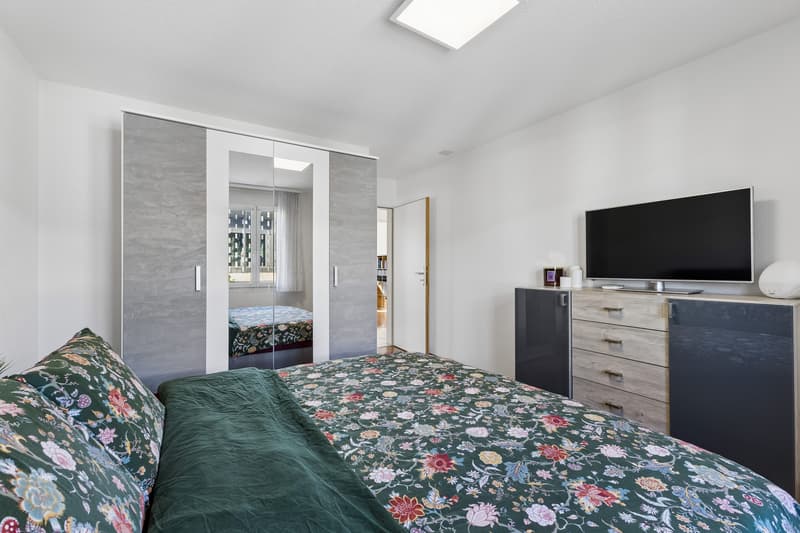 4.5-Zimmer-Wohnung mit Cheminée und drei Parkplätzen (7)