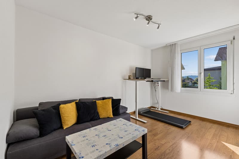 4.5-Zimmer-Wohnung mit Cheminée und drei Parkplätzen (9)