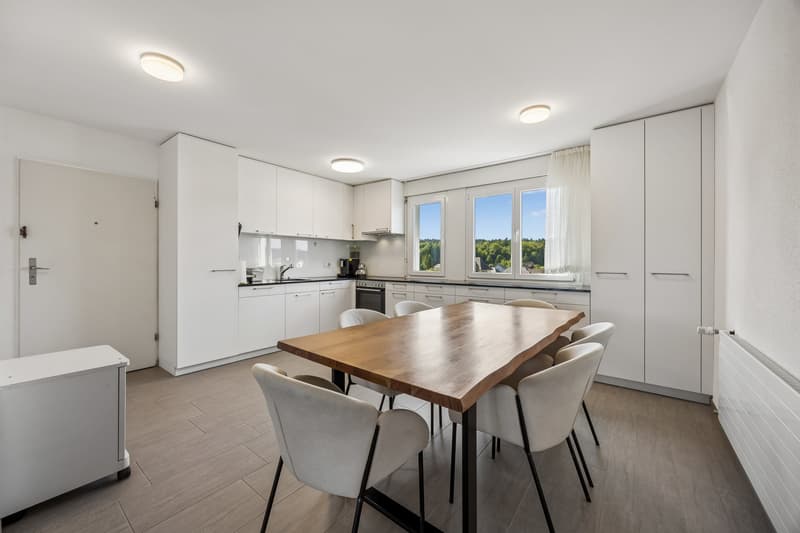 Attraktive 4.5-Zimmer-Wohnung im obersten Geschoss mit Lift und neuer Küche (1)