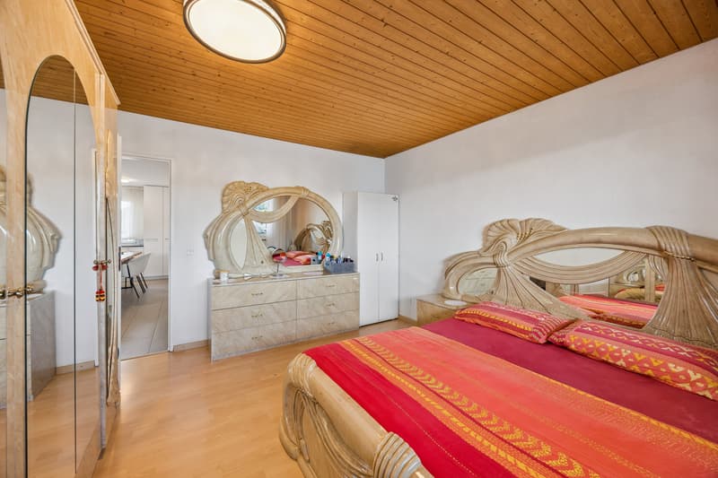 Attraktive 4.5-Zimmer-Wohnung im obersten Geschoss mit Lift und neuer Küche (10)