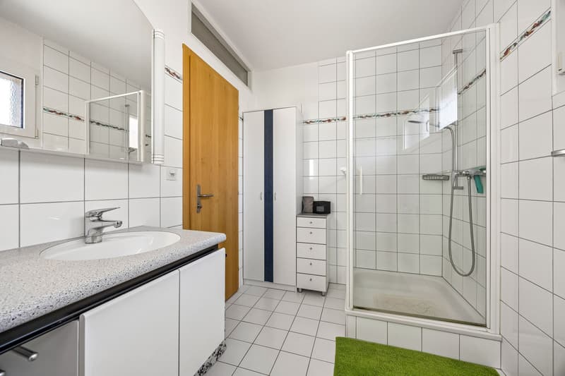 Grosszügiges Einfamilienhaus mit aussergewöhnlichem Potenzial und wunderschönem Garten (12)