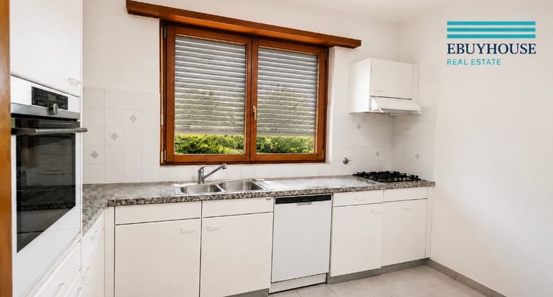 Villetta a schiera vista lago con giardino privato (21)