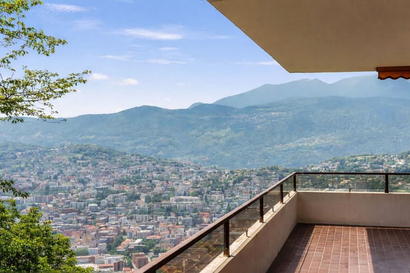 Splendido appartamento con terrazzo e vista lago ad Lugano Aldesago (4)