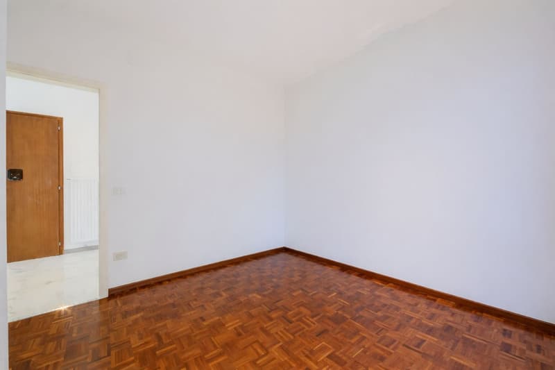 Splendido appartamento con terrazzo e vista lago ad Lugano Aldesago (6)