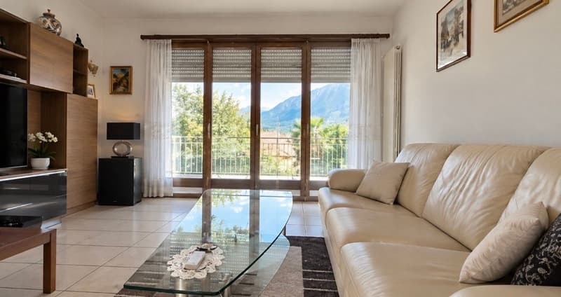 Appartamento con terrazza panoramica e vista aperta (1)