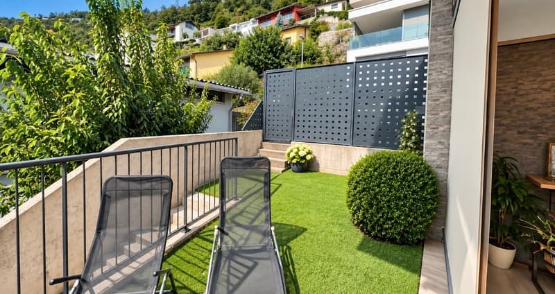 Villa con giardino e vista panoramica (2)