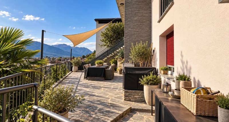 Villa con giardino e vista panoramica (1)