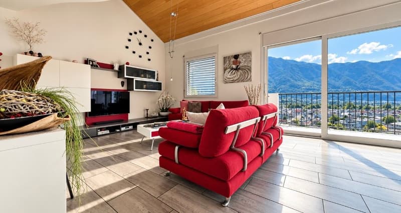 Villa con giardino e vista panoramica (8)
