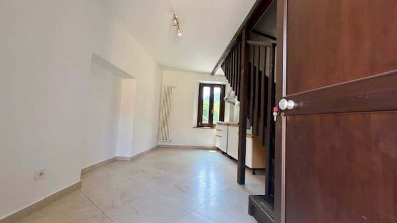 Collina d'Oro casa di Nucleo ristrutturata in corte (1)