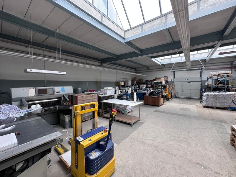 809m2 helle Industrie- & Lagerfläche im Industriegebiet von Hittnau (18)