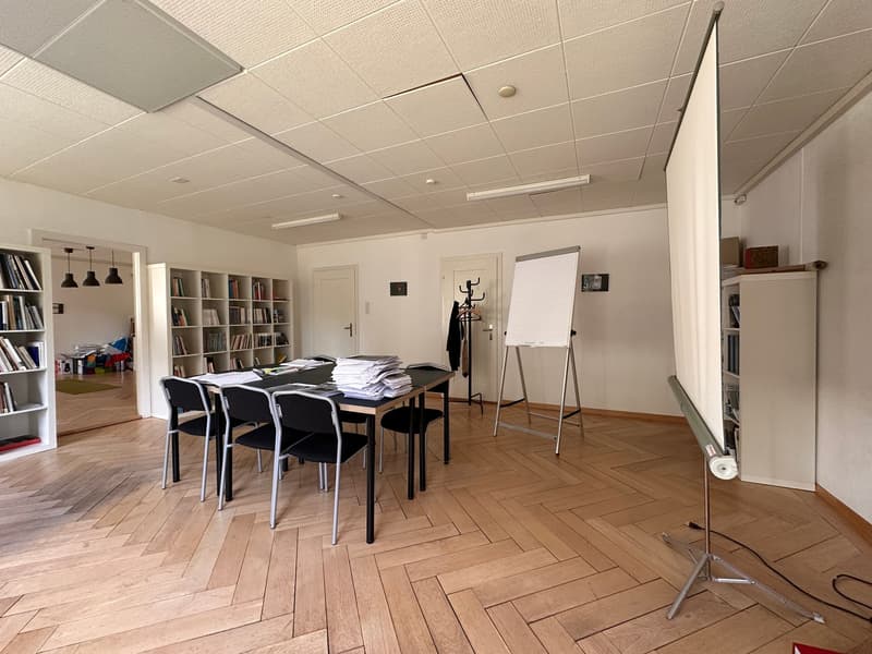 Charmantes Büro im historischen Altbau an der Aathalstrasse 80 in Uster (3)