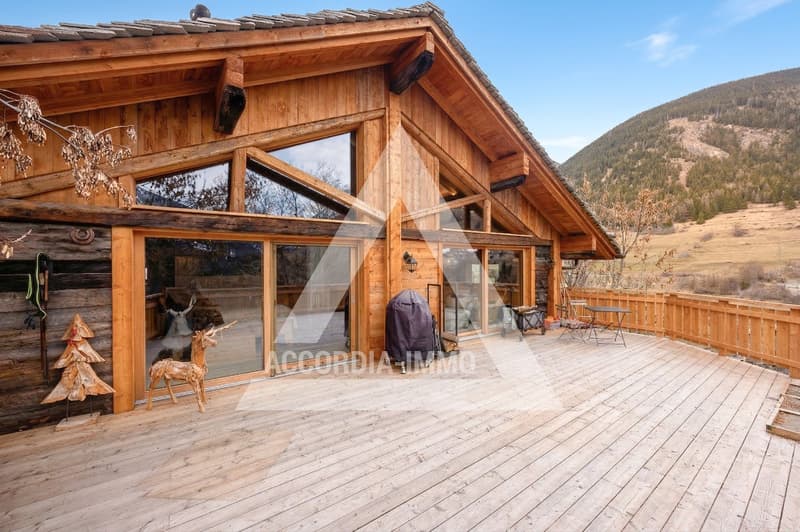 Chalet de caractère rénové avec deux appartements – fort potentiel (15)