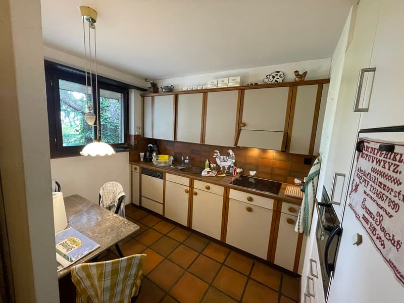 Stilvoller 5.5 Zimmer-Bungalow mit charmantem Garten und Garage (6)