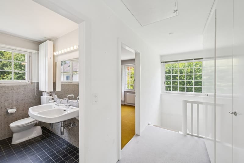 Charmantes 5-Zimmer-Einfamilienhaus mit Garten, Pool und Weitsicht (8)