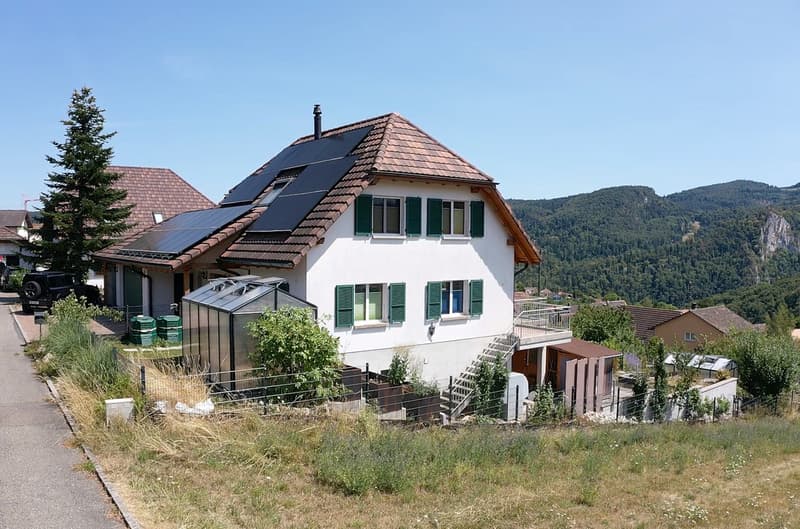 7.5 Zimmer-EFH mit traumhafter Aussicht und schönem Garten (1)