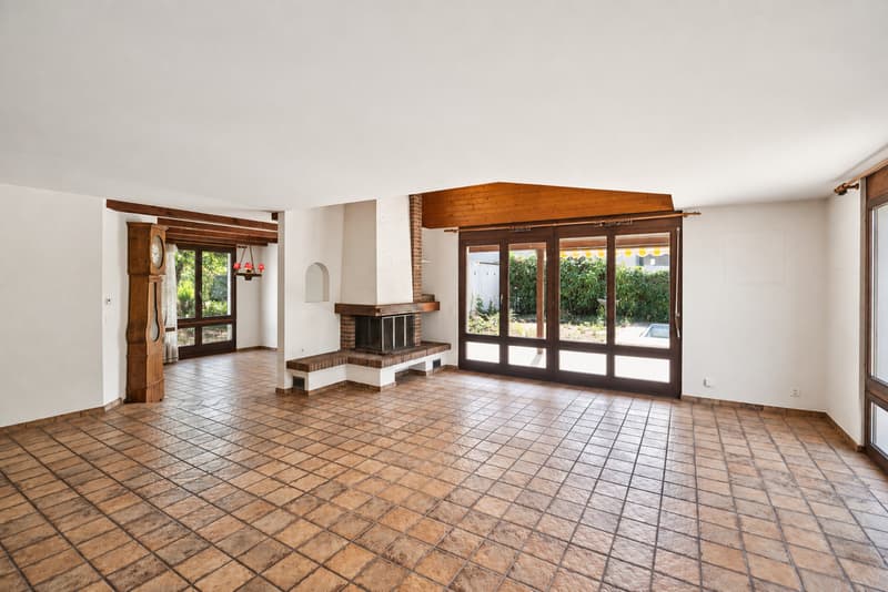 6.5 Zimmer Einfamilienhaus mit Garten und Pool (4)