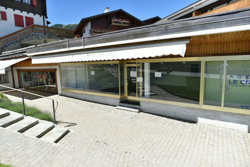 Charmant local commercial au cœur de Crans (7)
