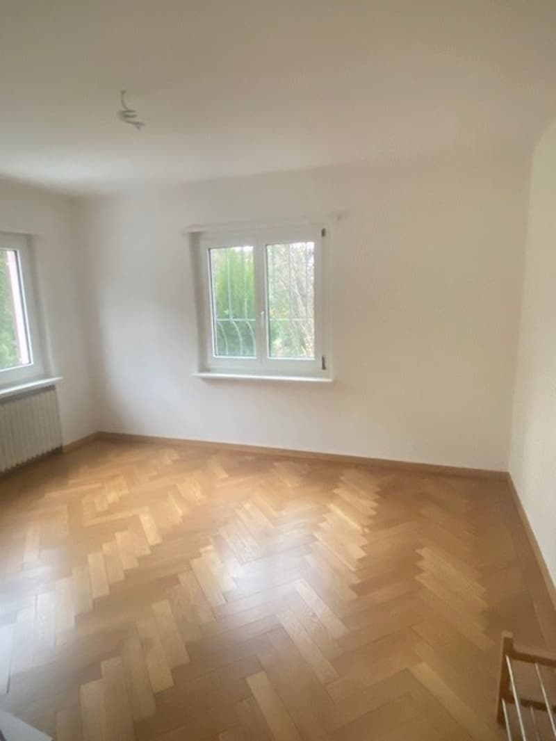 Charmante 2.5-Zimmer-Wohnung mit zusätzlich separaten Büro- Gästezimmer (4)