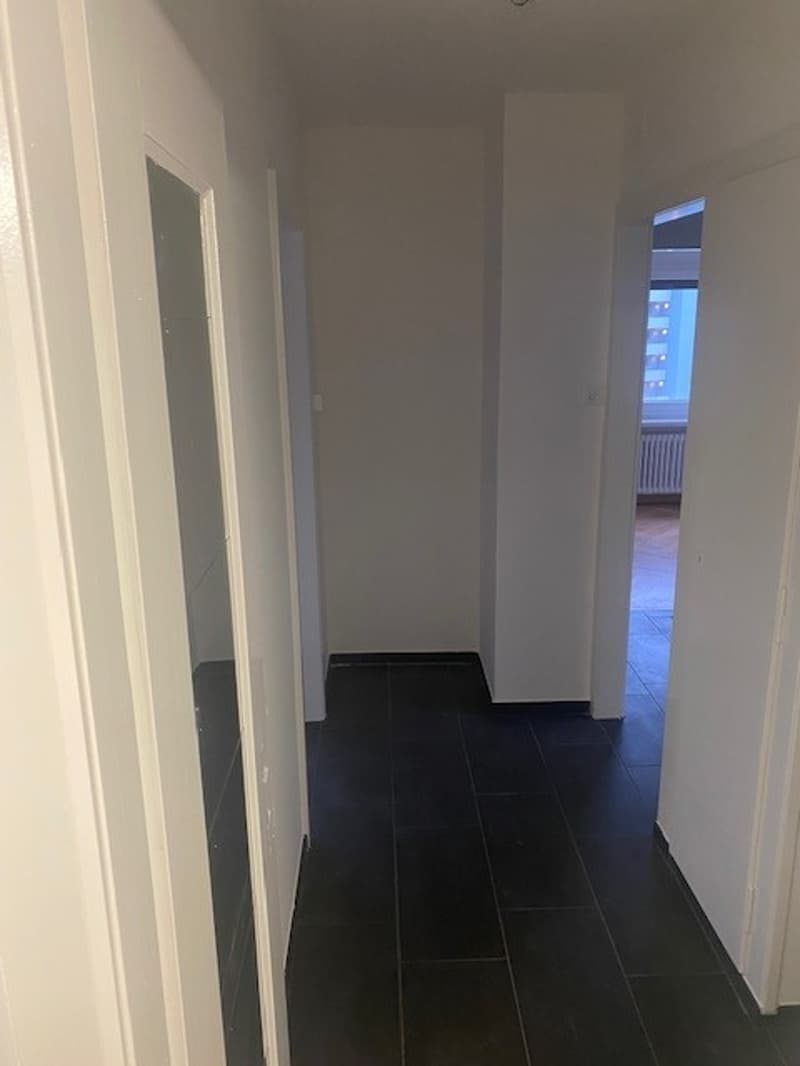 Charmante 2.5-Zimmer-Wohnung mit zusätzlich separaten Büro- Gästezimmer (5)