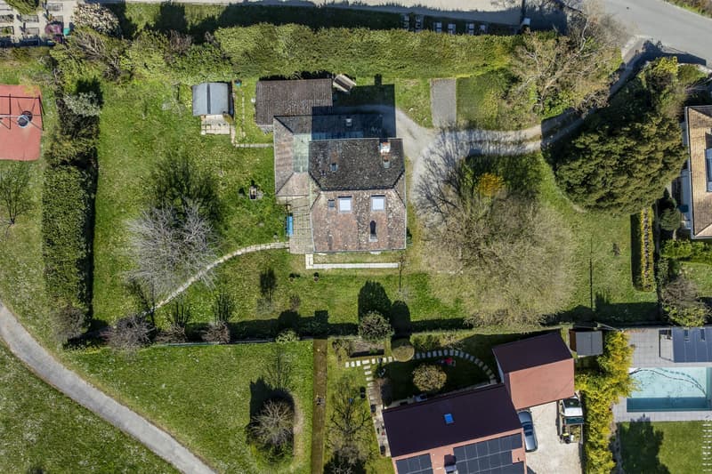 En exclusivité - Charmante propriété familiale avec dépendance, dans un écrin de verdure à Mies (3)