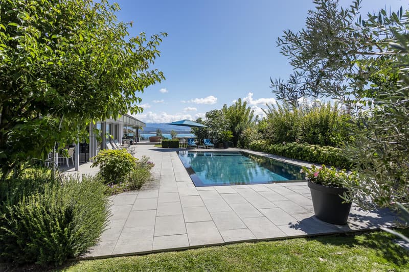 Superbe propriété avec vue lac exceptionnelle ! (1)