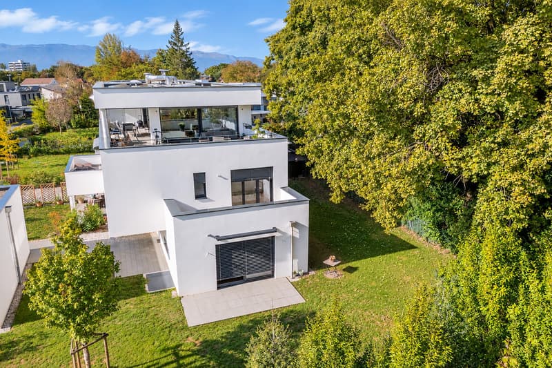 En exclusivité - Chêne-Bougeries - Élégant duplex de 4 pièces avec jardin privatif de 308 m² (6)
