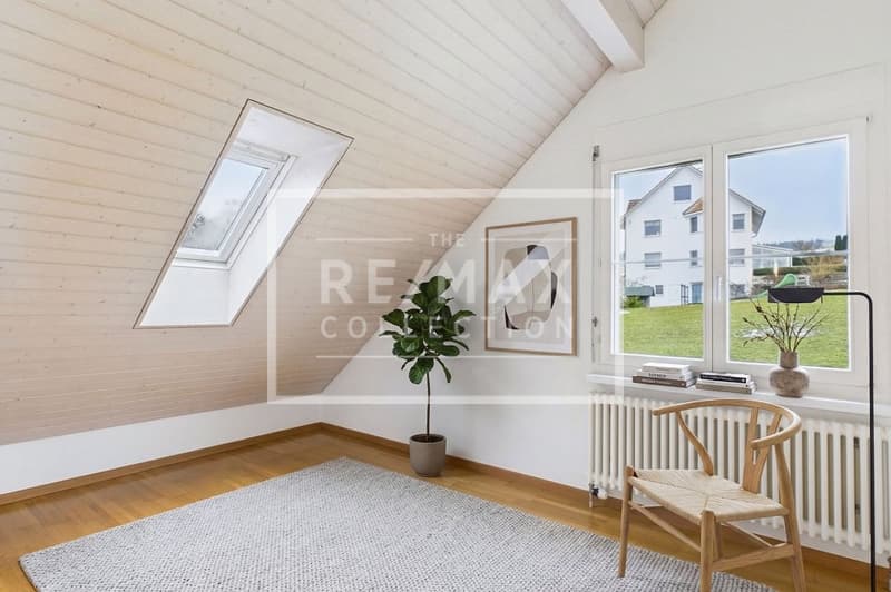 Sonnige Dachwohnung in Bonstetten mit Traum-Aussicht, nahe Zürich (6)