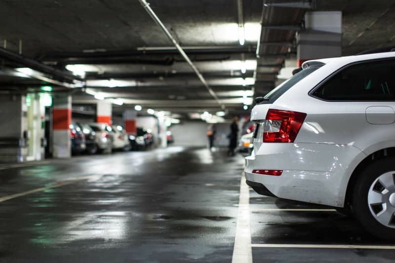 Doppel-Parkplatz im "Elrond Plaza" (2)