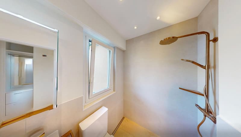 Topmodernes Attika-Studio mit Seesicht und Parkplatz (10)