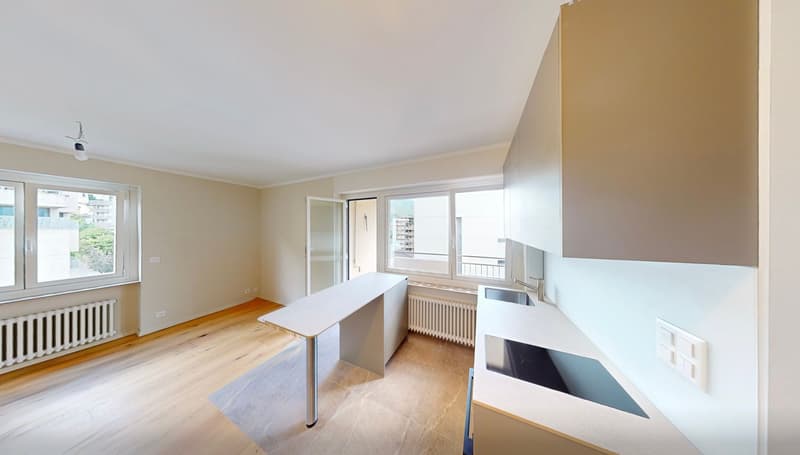 Topmodernes Attika-Studio mit Seesicht und Parkplatz (2)