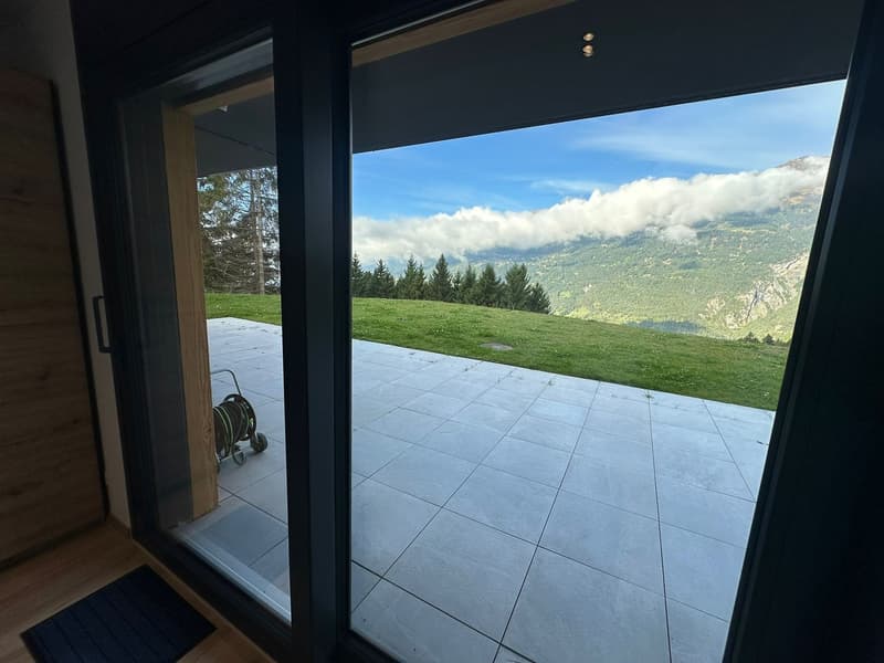 Exklusives Neubau-Chalet mit atemberaubendem Ausblick in Crans-Montana (30)