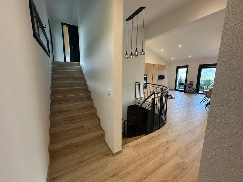 Exklusives Neubau-Chalet mit atemberaubendem Ausblick in Crans-Montana (18)