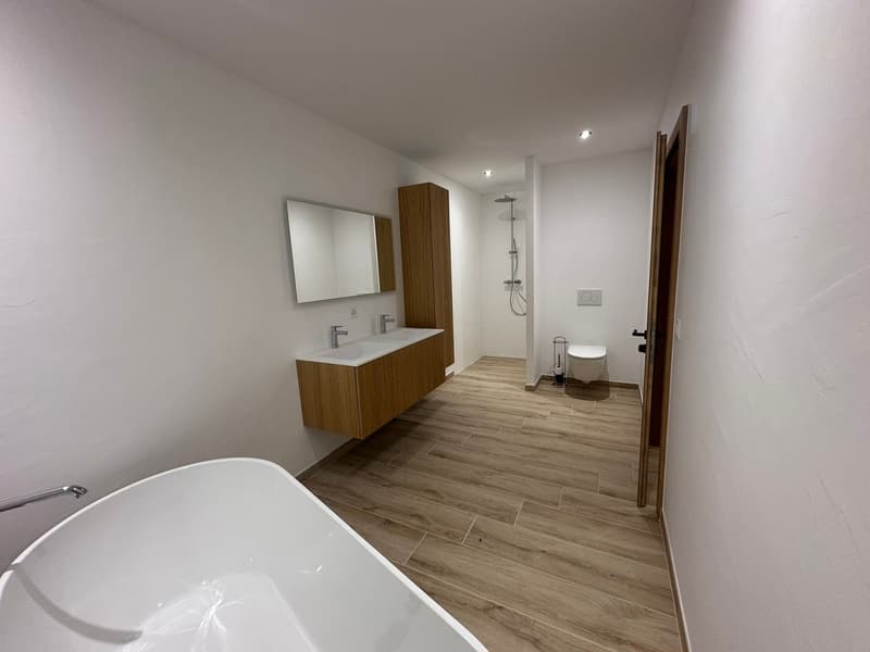 Exklusives Neubau-Chalet mit atemberaubendem Ausblick in Crans-Montana (36)