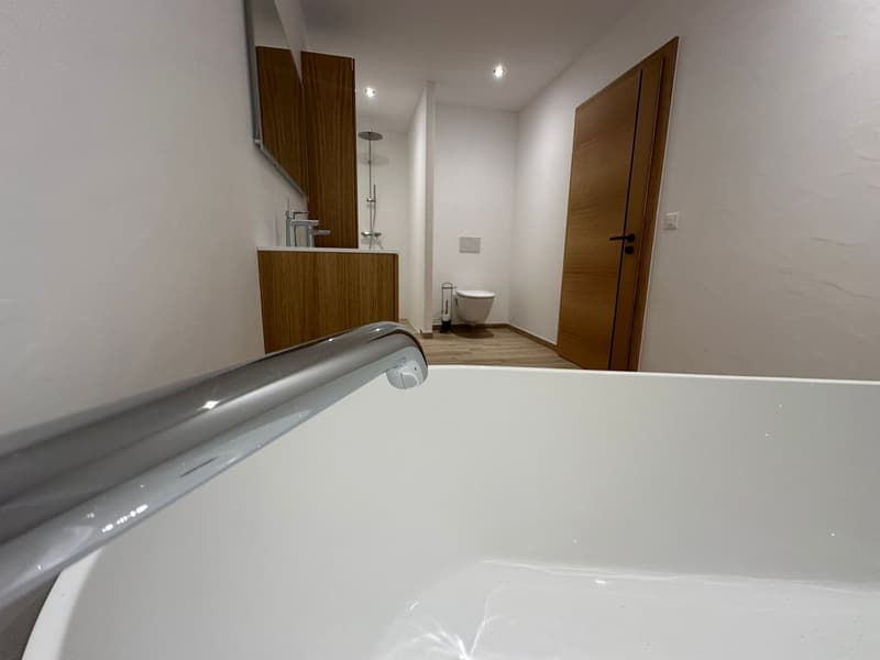 Exklusives Neubau-Chalet mit atemberaubendem Ausblick in Crans-Montana (10)