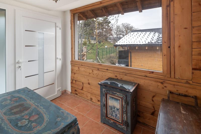 Charmantes 4.5-Zimmer-Chalet in Lens – Vollständig renoviert mit herrlicher Aussicht (7)