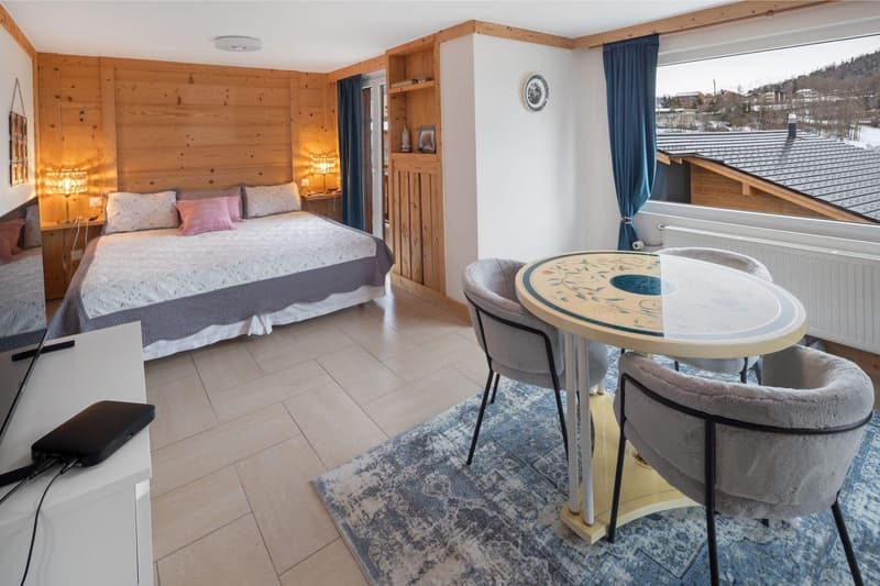 Charmantes 4.5-Zimmer-Chalet in Lens – Vollständig renoviert mit herrlicher Aussicht (11)