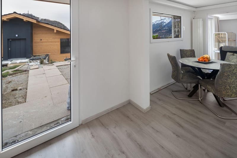 Charmantes 4.5-Zimmer-Chalet in Lens – Vollständig renoviert mit herrlicher Aussicht (22)