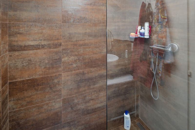 Charmantes 4.5-Zimmer-Chalet in Lens – Vollständig renoviert mit herrlicher Aussicht (20)