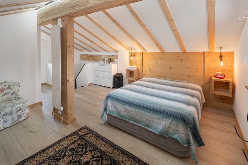 Charmantes 4.5-Zimmer-Chalet in Lens – Vollständig renoviert mit herrlicher Aussicht (5)