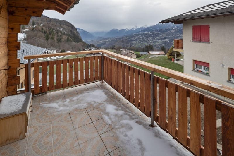 Charmantes 4.5-Zimmer-Chalet in Lens – Vollständig renoviert mit herrlicher Aussicht (9)