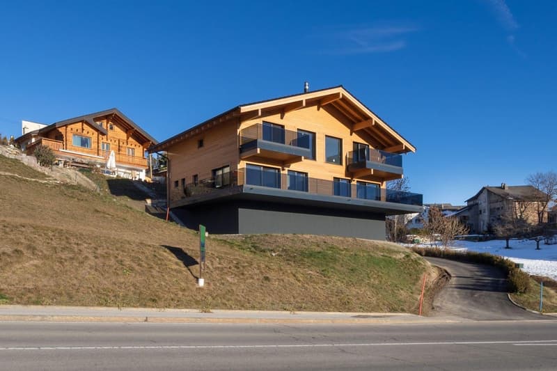 Charmantes 4.5-Zimmer-Chalet in Lens – Vollständig renoviert mit herrlicher Aussicht (33)