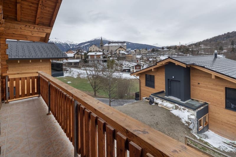 Charmantes 4.5-Zimmer-Chalet in Lens – Vollständig renoviert mit herrlicher Aussicht (16)