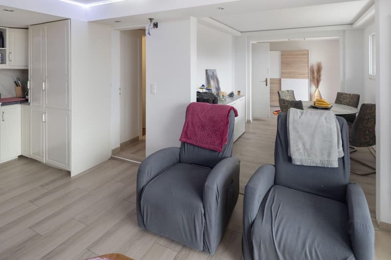 Charmantes 4.5-Zimmer-Chalet in Lens – Vollständig renoviert mit herrlicher Aussicht (24)
