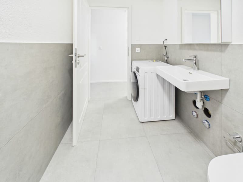 Charmante 2.5-Zimmer-Wohnung in ruhiger Lage in Hofstetten-Flüh (4)
