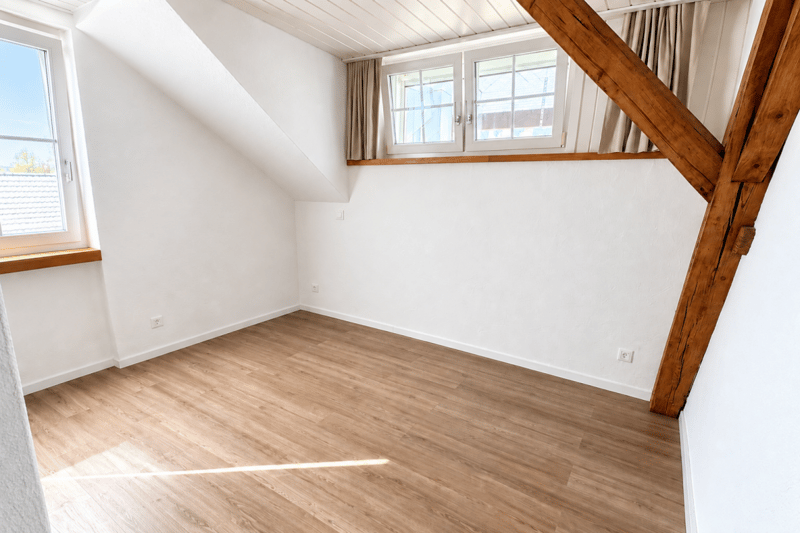Wohnen mit Loft-Charakter - Charmante 3 Zimmer-Dachwohnung in Leibstadt (6)