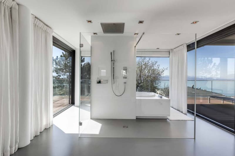 Salle d'eau avec WC en suite