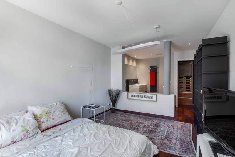 Chambre avec salle de bains en suite