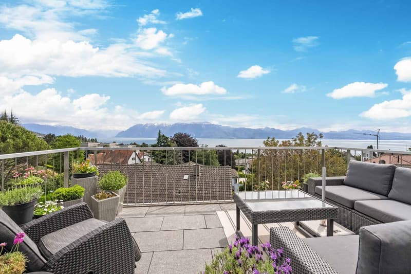 Attique d'exception avec vue panoramique sur le lac Léman (1)