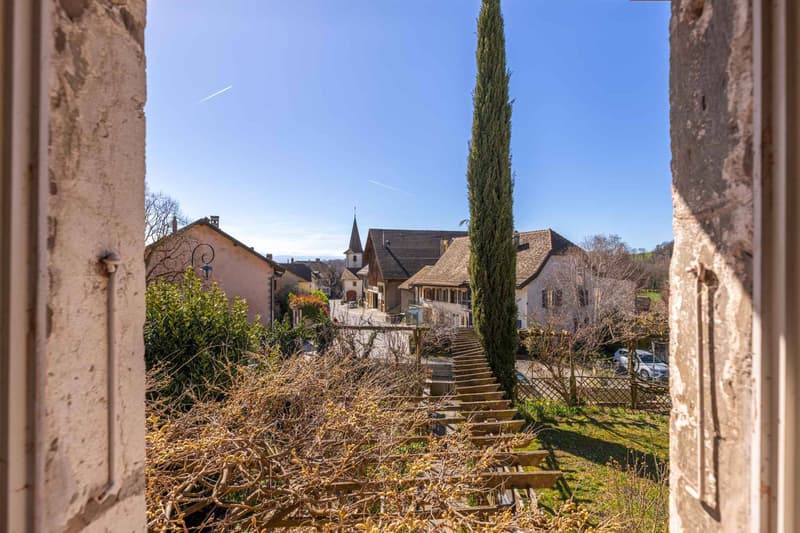 Maison à rénover avec vue sur le coeur du village (1)